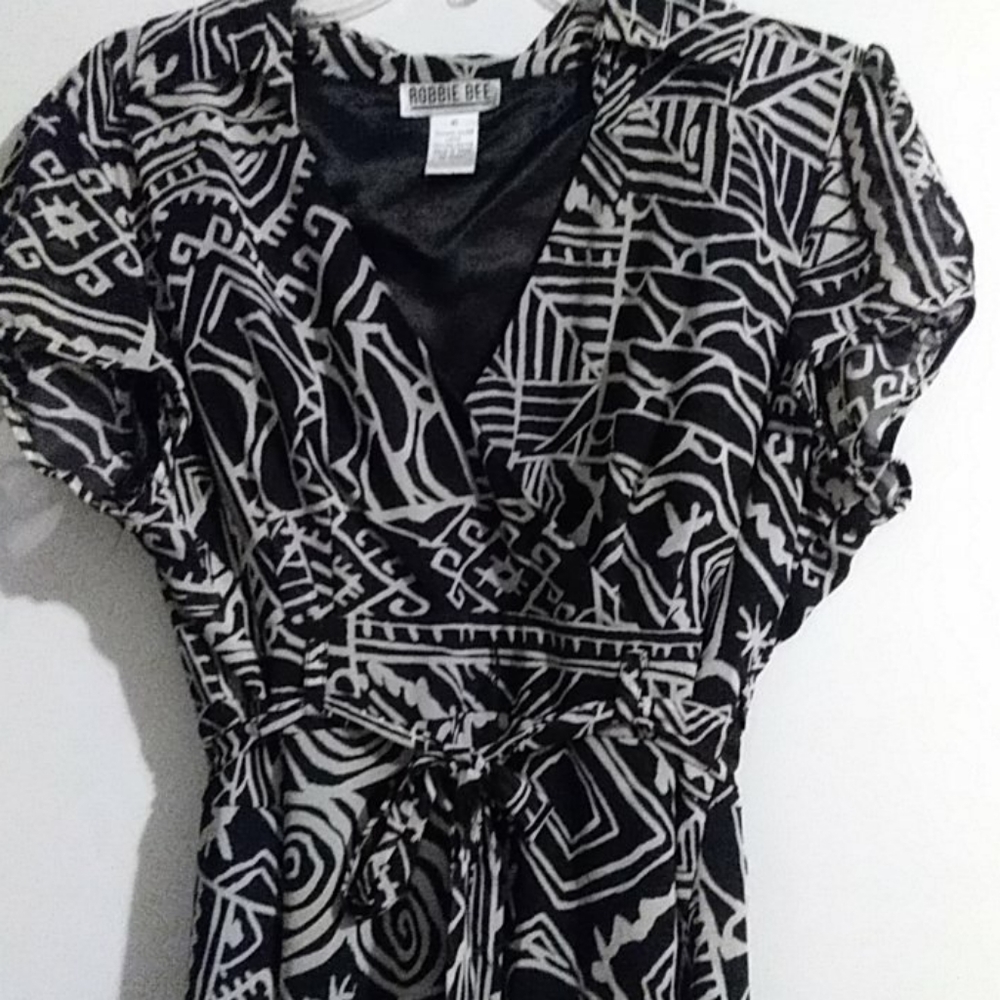 Robbie bee dress very nice n good condition.